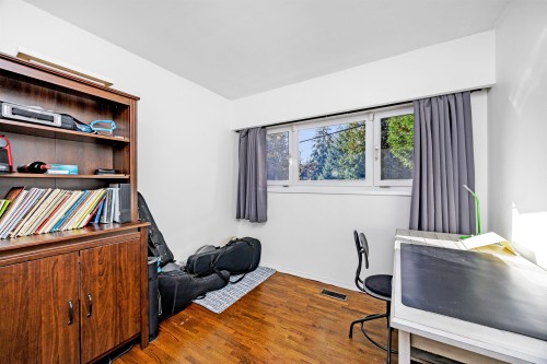 1388 20Th Street E, North Vancouver, BC 