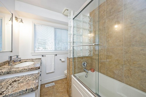 1388 20Th Street E, North Vancouver, BC 