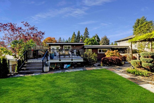 1388 20Th Street E, North Vancouver, BC 