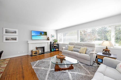 1388 20Th Street E, North Vancouver, BC 