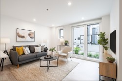 109-2085 1st Avenue E Vancouver, BC V5N 1B6