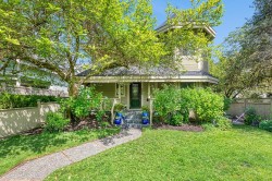805 14th Avenue W Vancouver, BC V5Z 1R2