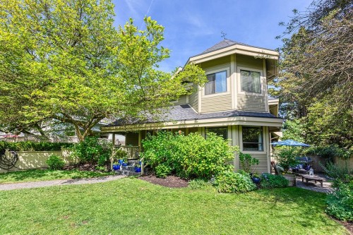 805 14Th Avenue W, Vancouver, BC 