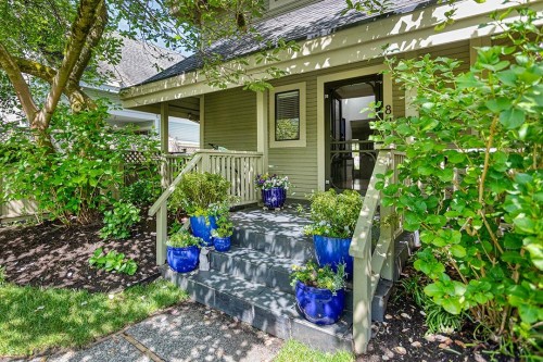 805 14Th Avenue W, Vancouver, BC 