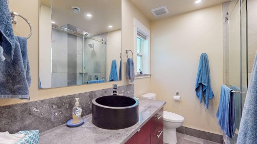 6166 Norwest Bay Road, Sechelt, BC - Indoor Photo Showing Bathroom