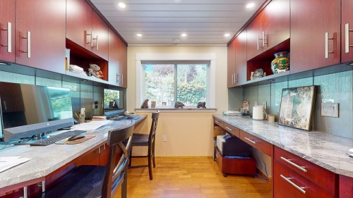 6166 Norwest Bay Road, Sechelt, BC - Indoor Photo Showing Kitchen