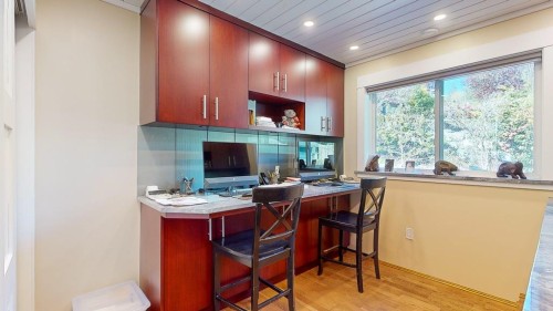 6166 Norwest Bay Road, Sechelt, BC - Indoor Photo Showing Office