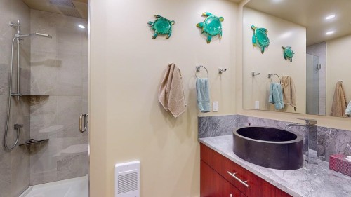 6166 Norwest Bay Road, Sechelt, BC - Indoor Photo Showing Bathroom