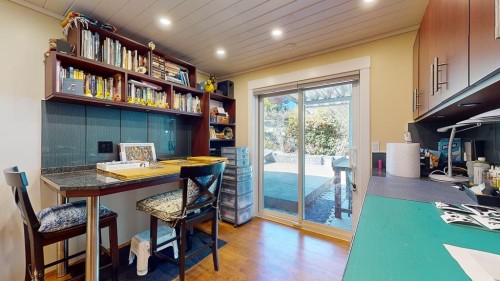 6166 Norwest Bay Road, Sechelt, BC - Indoor Photo Showing Office