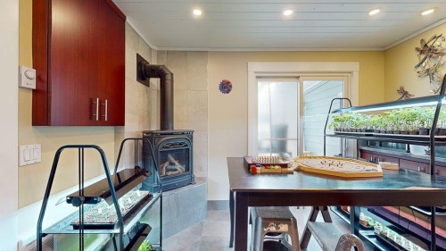 6166 Norwest Bay Road, Sechelt, BC - Indoor With Fireplace