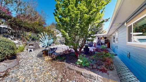 6166 Norwest Bay Road, Sechelt, BC - Outdoor