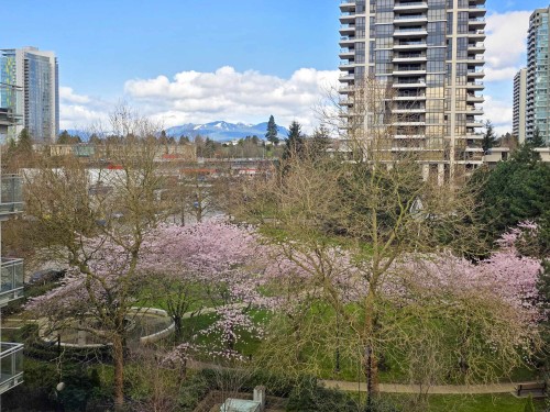 515-2188 Madison Avenue  Burnaby, BC V5C 0J8