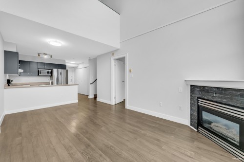319-418 Broadway E, Vancouver, BC 