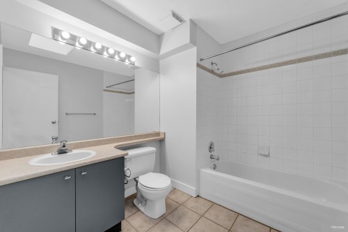 319-418 Broadway E, Vancouver, BC 