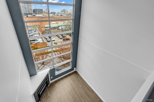 319-418 Broadway E, Vancouver, BC 
