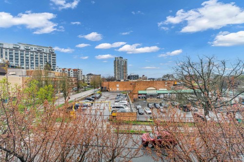 319-418 Broadway E, Vancouver, BC 