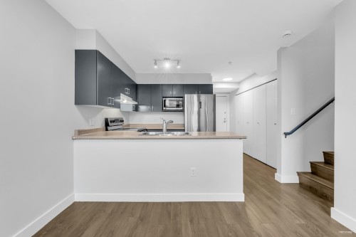 319-418 Broadway E, Vancouver, BC 