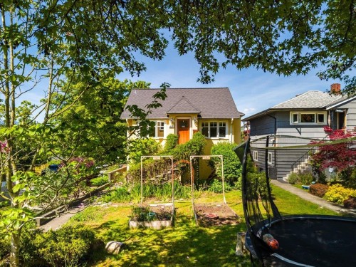 2607 5Th Avenue E, Vancouver, BC 