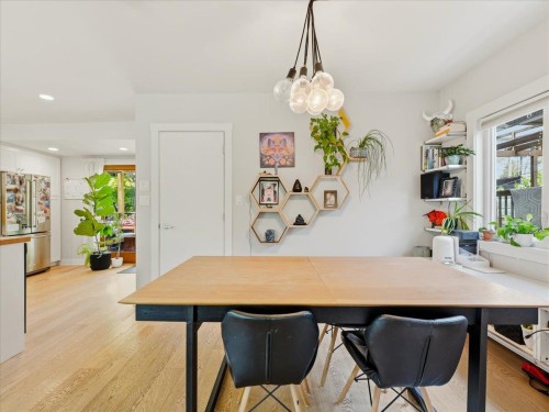 2607 5Th Avenue E, Vancouver, BC 
