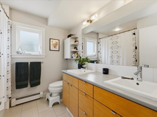 2607 5Th Avenue E, Vancouver, BC 