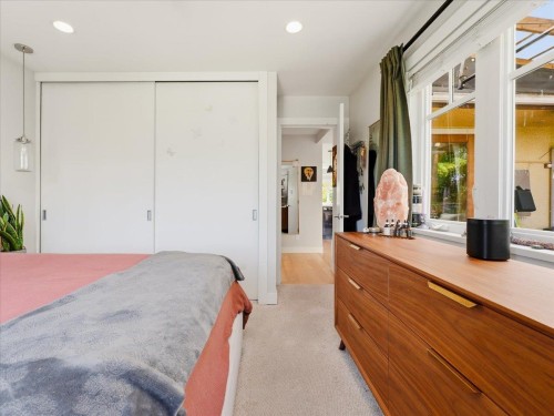 2607 5Th Avenue E, Vancouver, BC 