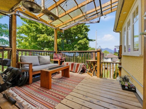 2607 5Th Avenue E, Vancouver, BC 