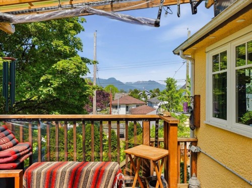 2607 5Th Avenue E, Vancouver, BC 