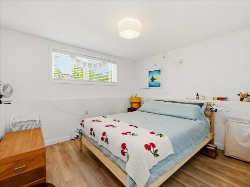 2607 5Th Avenue E, Vancouver, BC 