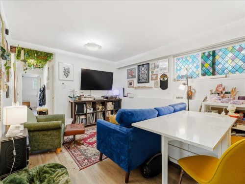 2607 5Th Avenue E, Vancouver, BC 
