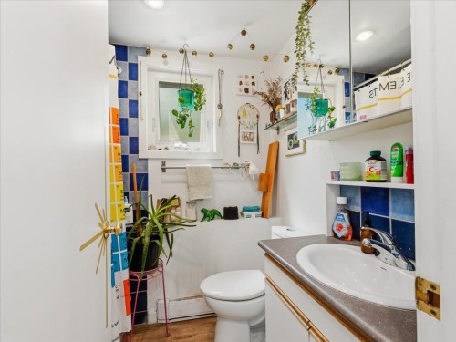 2607 5Th Avenue E, Vancouver, BC 