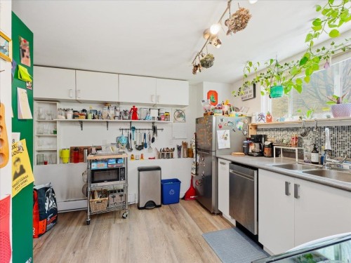2607 5Th Avenue E, Vancouver, BC 