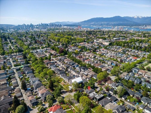2607 5Th Avenue E, Vancouver, BC 