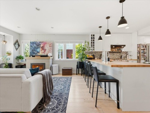 2607 5Th Avenue E, Vancouver, BC 