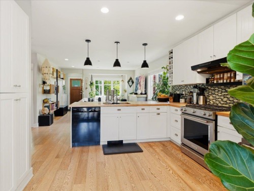 2607 5Th Avenue E, Vancouver, BC 