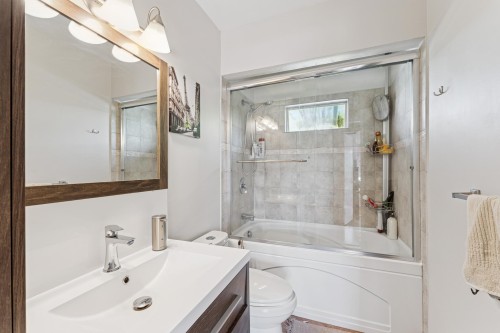 430 Kings Road W, North Vancouver, BC 