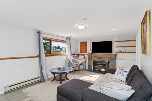 430 Kings Road W, North Vancouver, BC 
