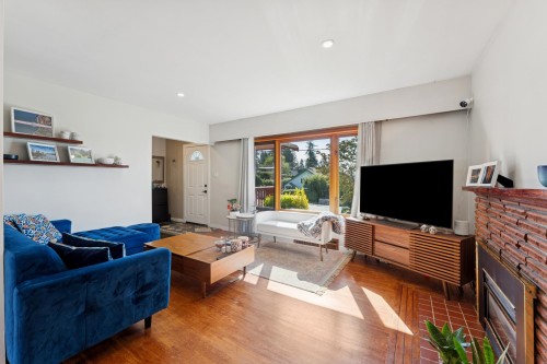 430 Kings Road W, North Vancouver, BC 