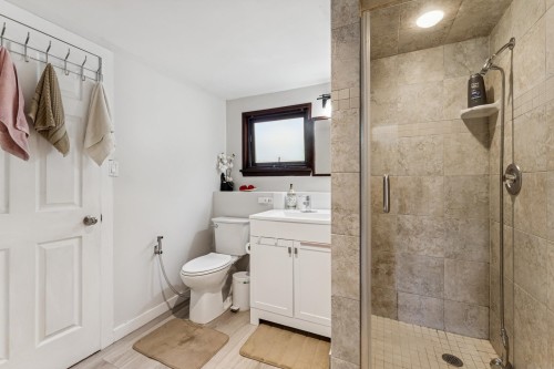 430 Kings Road W, North Vancouver, BC 