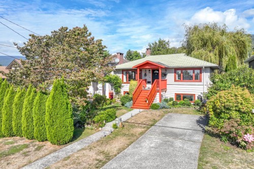 430 Kings Road W, North Vancouver, BC 
