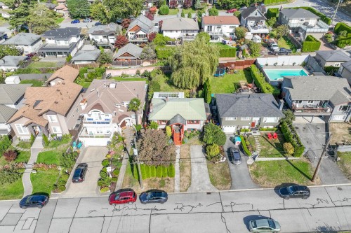 430 Kings Road W, North Vancouver, BC 