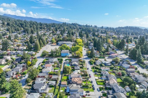430 Kings Road W, North Vancouver, BC 