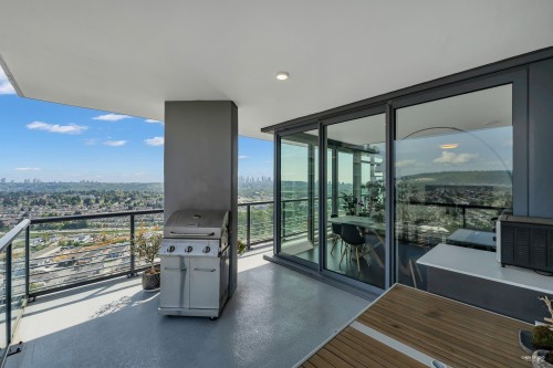 4508-4730 Lougheed Highway, Burnaby, BC -  With Exterior