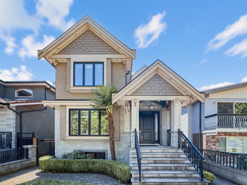 2456 45Th Avenue E, Vancouver, BC 
