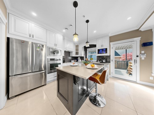 2456 45Th Avenue E, Vancouver, BC 