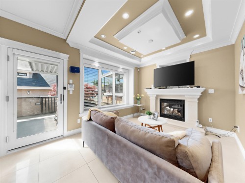 2456 45Th Avenue E, Vancouver, BC 