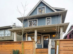 554 10th Avenue E Vancouver, BC V5T 2A4