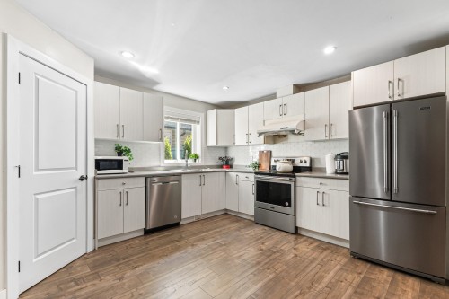 7535 Burgess Street, Burnaby, BC 