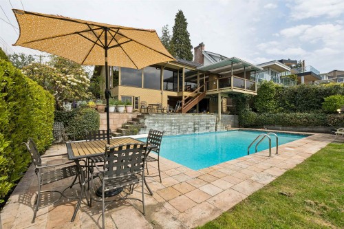 1092 Duchess Avenue, West Vancouver, BC 
