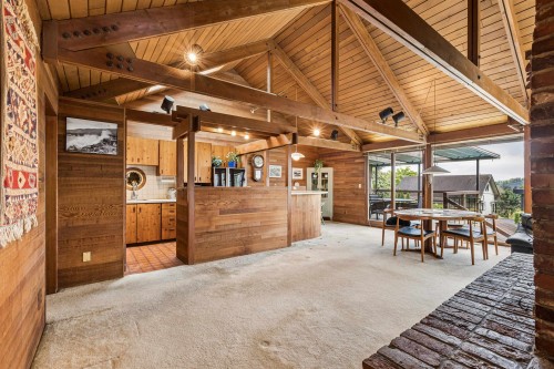 1092 Duchess Avenue, West Vancouver, BC 