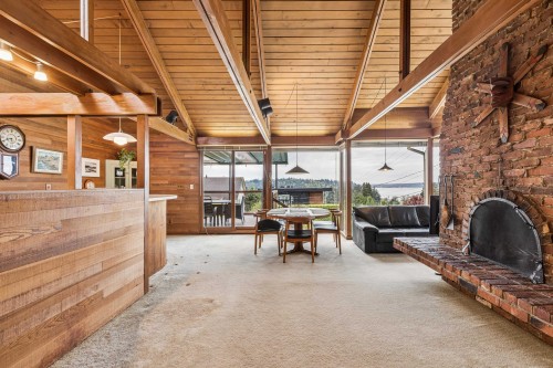 1092 Duchess Avenue, West Vancouver, BC 